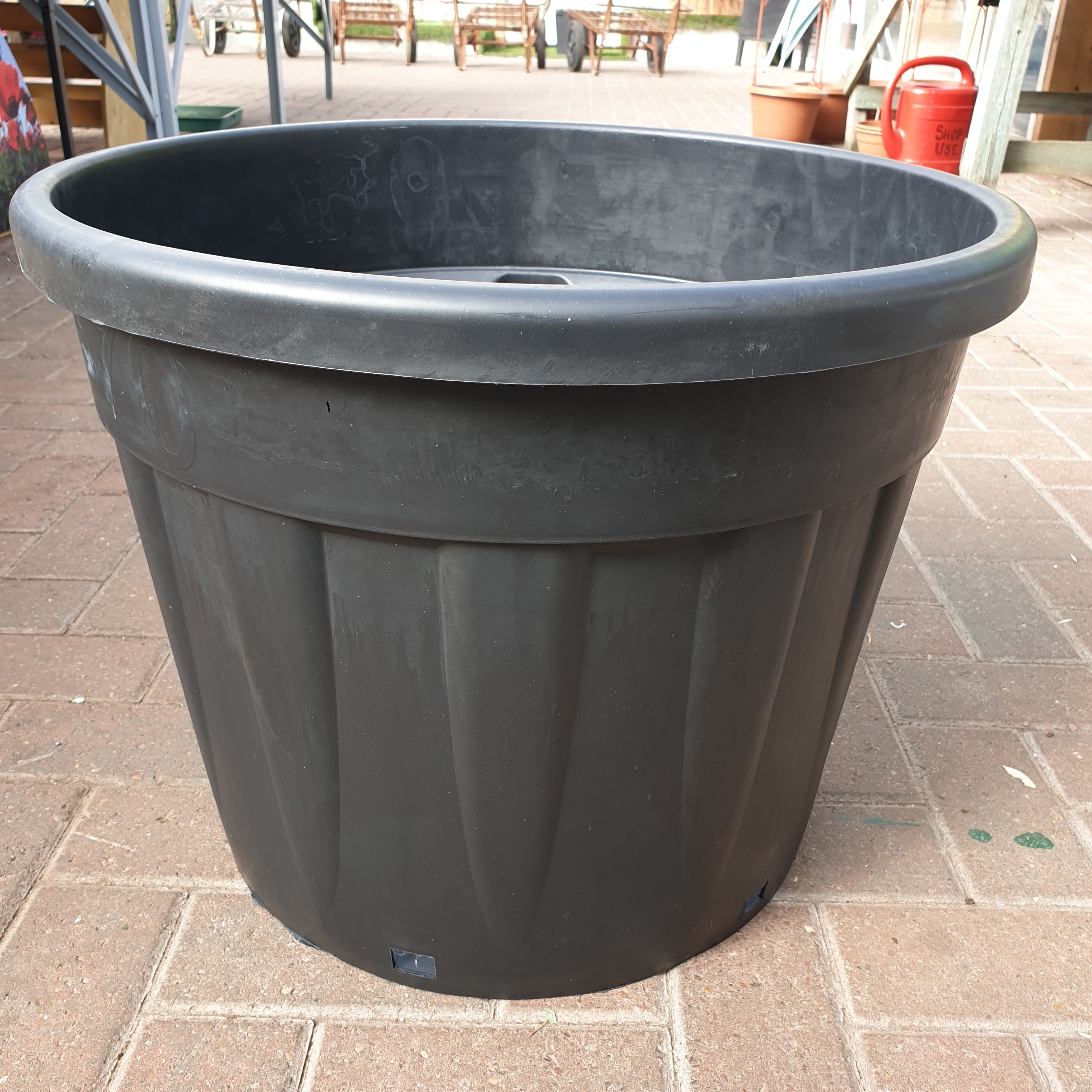 Fenice 70 Litre Black Plastic Pot